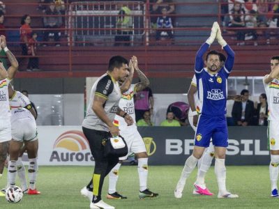 Brusque amarga empate no final contra a Ferroviária e se complica na luta da Série C