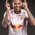 CBF reconhece erro em expulsão de Wallace Yan e altera rumo do jogo entre Red Bull Bragantino e Botafogo