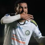 Moraes brilha em golaço, mas pede cautela: "Um jogo de cada vez" na busca pelo acesso do Operário no Brasileirão Série B