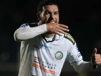 Moraes brilha em golaço, mas pede cautela: “Um jogo de cada vez” na busca pelo acesso do Operário no Brasileirão Série B