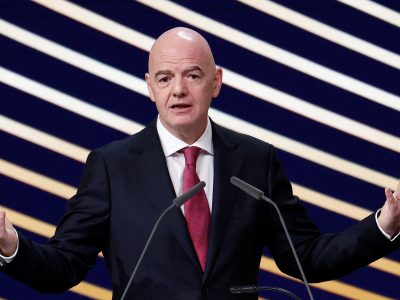 Pressão da UEFA leva FIFA a retirar polêmica proposta de venda de ações