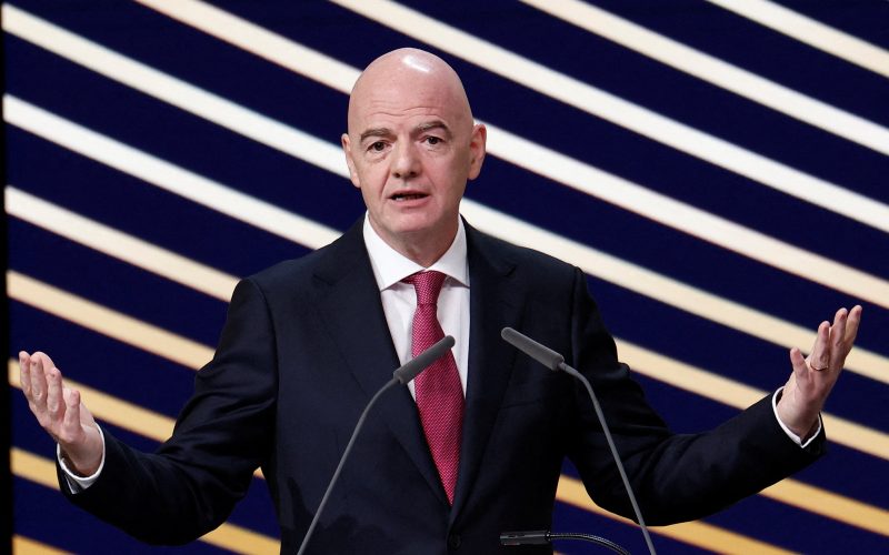 Pressão da UEFA leva FIFA a retirar polêmica proposta de venda de ações