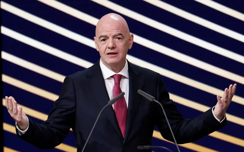 Pressão da UEFA leva FIFA a retirar polêmica proposta de venda de ações