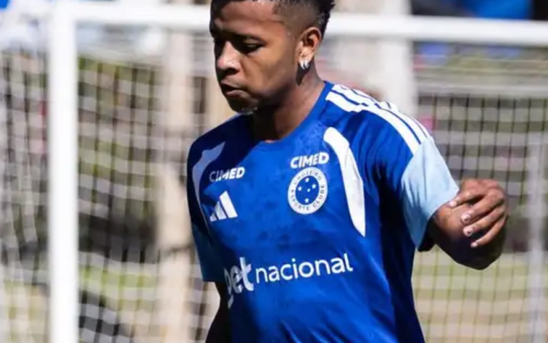Cruzeiro libera Keny Arroyo para jogos da seleção equatoriana, mas monitora risco de lesão durante Data FIFA