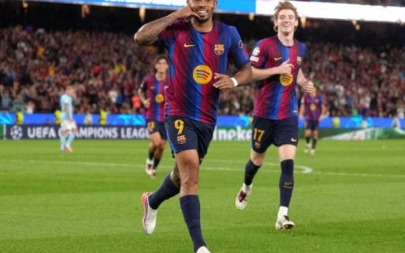 Gabriel Jesus marca pelo Barcelona e iguala Rivaldo na Liga dos Campeões com 27 gols históricos