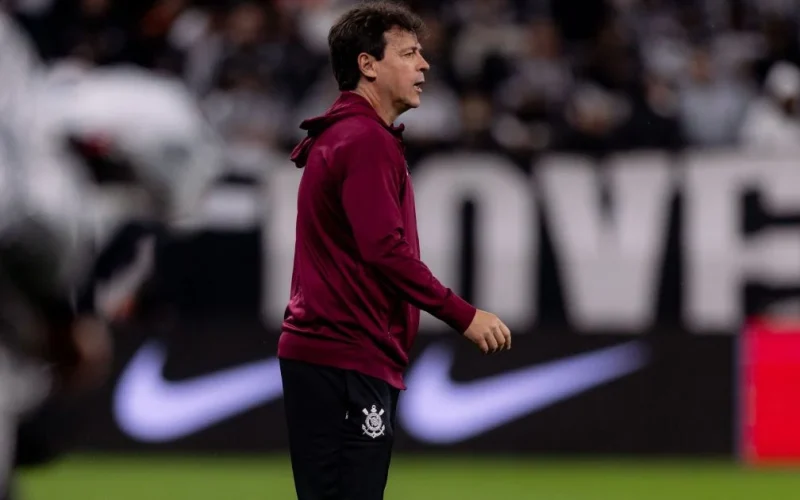 Corinthians enfrenta crise profunda após derrota para a Chapecoense e atrasos salariais