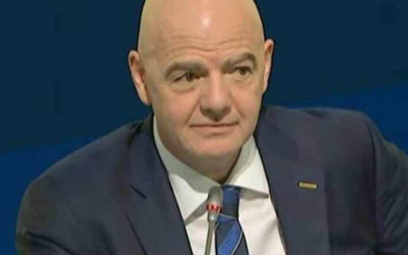 Infantino se compromete a reavaliar governança da Fifa após forte pressão da Uefa e outras confederações