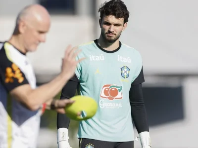 Otávio pode estrear como titular da Seleção Brasileira e igualar marca de Dida e Gomes em 23 anos
