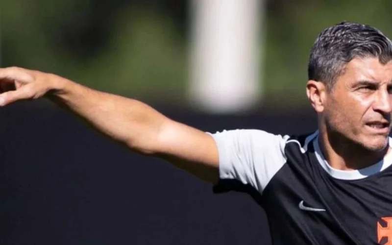 Vasco promove mudanças e pode ter estreia de Alan Lescano contra o Grêmio no Brasileirão