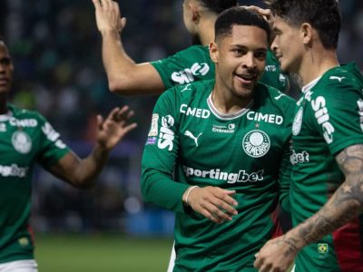 Palmeiras derrota São Paulo e conquista a liderança do Brasileirão com gols de Murilo e Vitor Roque