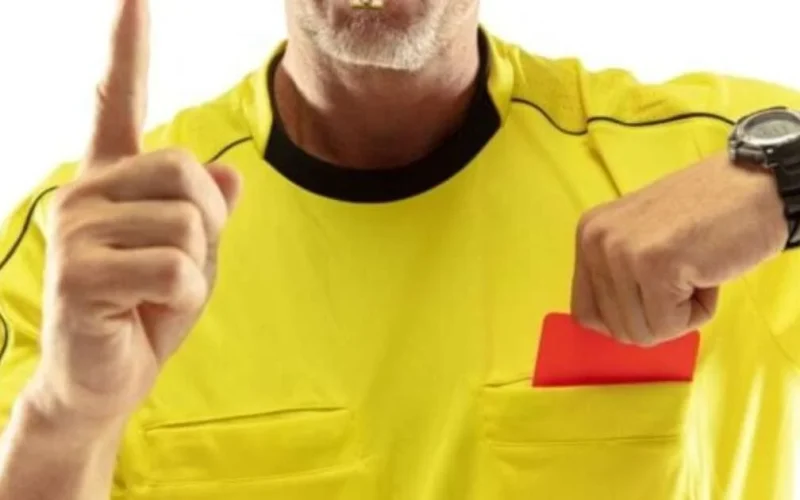 António Oliveira é o técnico mais indisciplinado do Brasil, revela levantamento com dados de cartões recebidos
