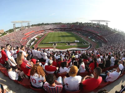 São Paulo quebra recorde de público no futebol feminino antes da final contra o Corinthians no Morumbi