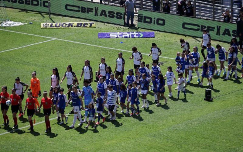 Cruzeiro fecha patrocínio com a Cremer para a equipe feminina durante as quartas do Brasileirão