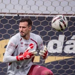 Helton Leite pede foco e disciplina ao Vila Nova nas últimas dez rodadas da Série B: "É hora de manter a consistência"