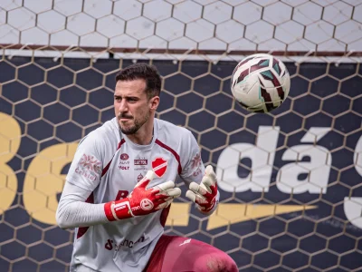 Helton Leite pede foco e disciplina ao Vila Nova nas últimas dez rodadas da Série B: “É hora de manter a consistência”