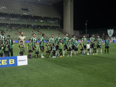 Guto Ferreira lamenta crise do América-MG e aponta problemas a serem resolvidos no elenco