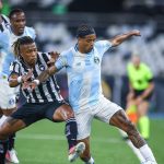 Botafogo vence Grêmio em jogo emocionante e se afasta da zona de rebaixamento no Brasileirão