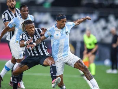 Botafogo vence Grêmio em jogo emocionante e se afasta da zona de rebaixamento no Brasileirão
