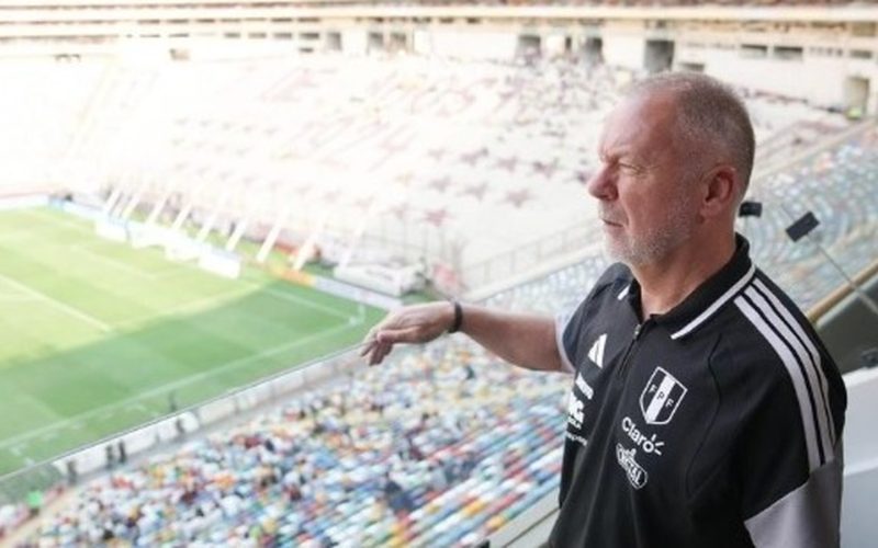 Carlos Ramos critica convocação de Mano Menezes e lamenta ausência de companheiros do Deportivo Garcilaso na seleção peruana