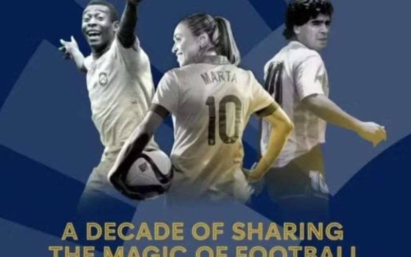 Museu da FIFA celebra 10 anos com exposição digital em homenagem aos ícones da camisa 10, incluindo Pelé e Marta