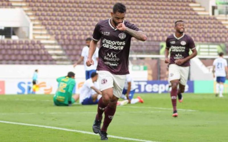 Ferroviária brilha e vence Paysandu em casa, liderando o Grupo B da Série C