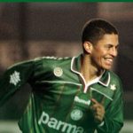 Alex, ídolo do Palmeiras, completa 49 anos com legado marcante e 4 títulos na trajetória
