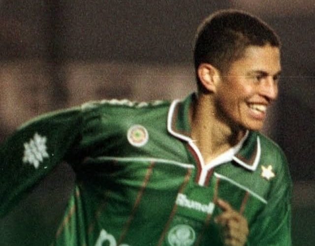 Alex, ídolo do Palmeiras, completa 49 anos com legado marcante e 4 títulos na trajetória
