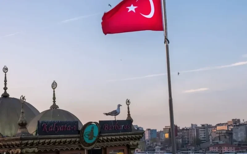 Turquia se destaca no mercado europeu com contratações de estrelas como Salah e Lukaku