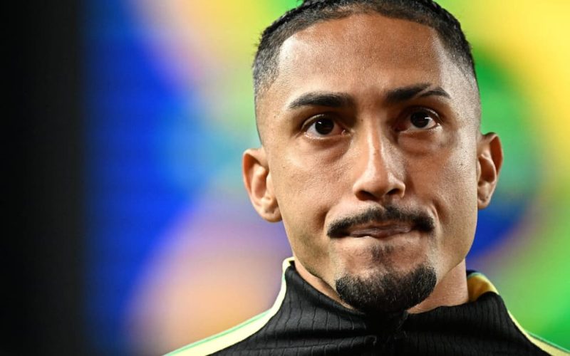 Barcelona se preocupa com Raphinha após convocação para amistosos da Seleção Brasileira durante a Data Fifa