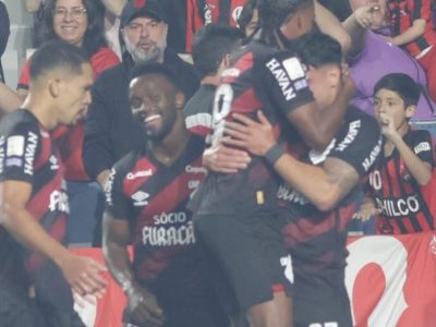 Athletico supera Bahia por 2 a 1 e retoma a briga pela Libertadores no Brasileirão