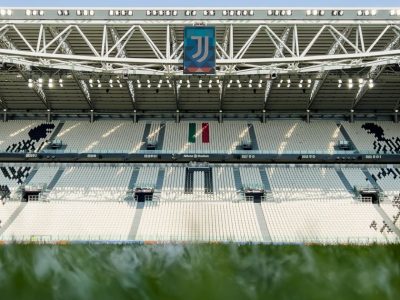 Juventus e Milan se enfrentam em partida decisiva da Serie A neste domingo; saiba onde assistir