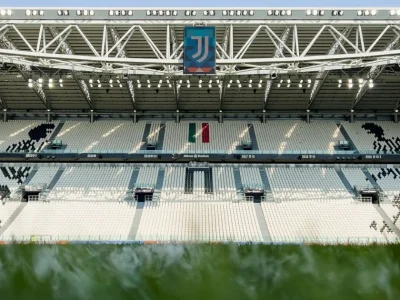 Juventus e Milan se enfrentam em partida decisiva da Serie A neste domingo; saiba onde assistir
