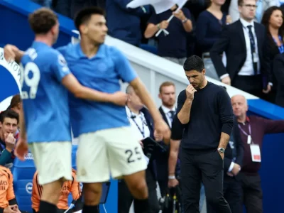 Arsenal perde para o Brighton e vê liderança da Premier League ameaçada