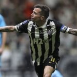 Bernard brilha e marca gol relâmpago no Atlético-MG contra o Santos na Sul-Americana