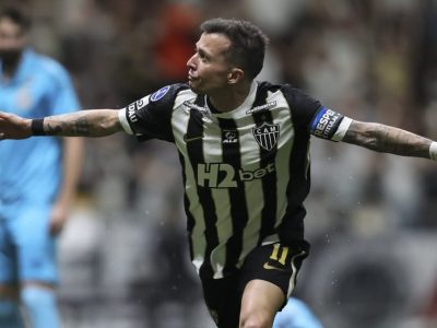 Bernard brilha e marca gol relâmpago no Atlético-MG contra o Santos na Sul-Americana