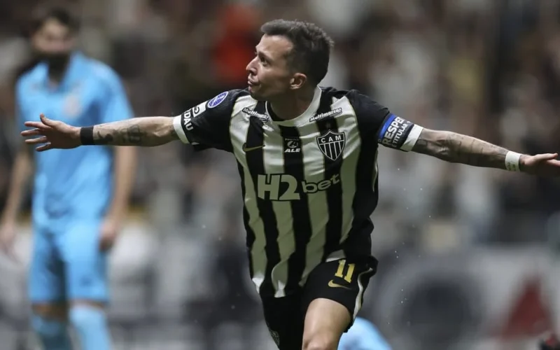 Bernard brilha e marca gol relâmpago no Atlético-MG contra o Santos na Sul-Americana