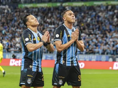 Grêmio despacha Internacional com 3 a 1 e avança às semifinais da Copa do Brasil