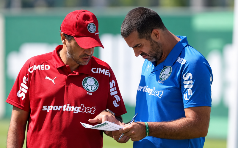 João Martins destaca importância de Abel Ferreira e relaciona futebol à situação política do Brasil