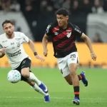 Athletico-PR comemora retorno de Claudinho para a reta final do Brasileirão