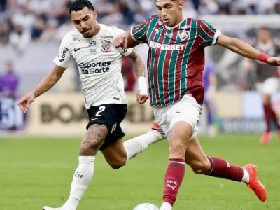 Hulk brilha e marca dois gols na vitória do Fluminense sobre o Corinthians na Neo Química Arena