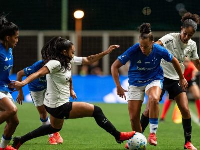 Corinthians leva a melhor sobre Cruzeiro com golaço de Vic Albuquerque nas quartas do Brasileirão Feminino