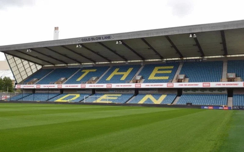 Millwall e West Ham reúnem torcedores no 'East London Derby' após 14 anos em confronto marcado por rivalidade histórica