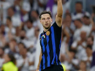 Inter de Milão vira contra a Udinese com gol de ex-Corinthians e mantém 100% no Italiano
