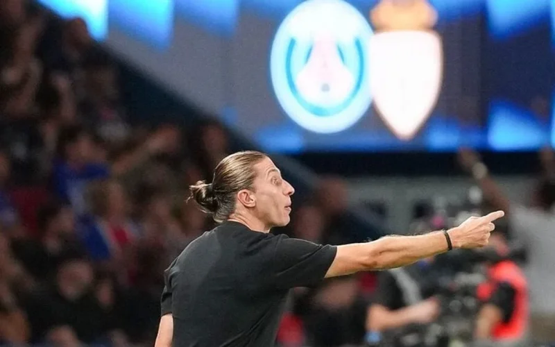 Filipe Luís lidera Monaco à virada sobre o PSG e assume a liderança da Ligue 1