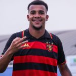 Fluminense manifesta interesse em Arthur Maron, atacante do Sport; primeira proposta é rejeitada