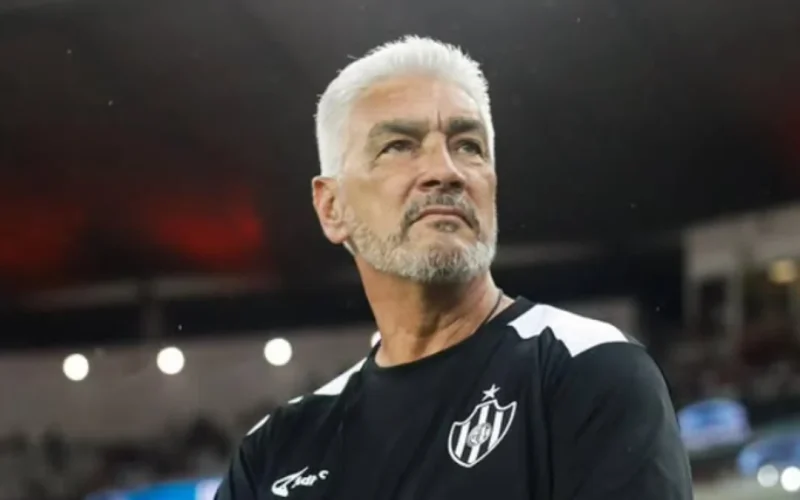 Omar De Felippe é o novo técnico do Talleres após saída de Jorge Sampaoli