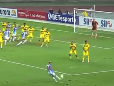 Marcinho, ex-Cruzeiro, marca golaço de falta e relembra Nelinho em jogo da Série C pelo Paysandu