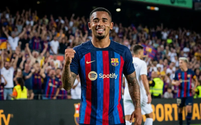 Barcelona negocia contratação de Gabriel Jesus por R$ 60 milhões durante a janela de transferências