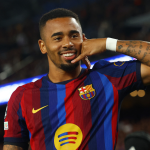 Raphinha brilha com dois gols e Gabriel Jesus marca na goleada do Barcelona sobre o Feyenoord na Champions League