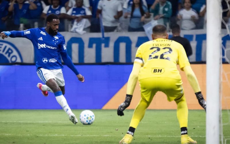 Santos e Cruzeiro foram os times com menos finalizações na Copa do Brasil e são eliminados nas quartas de final